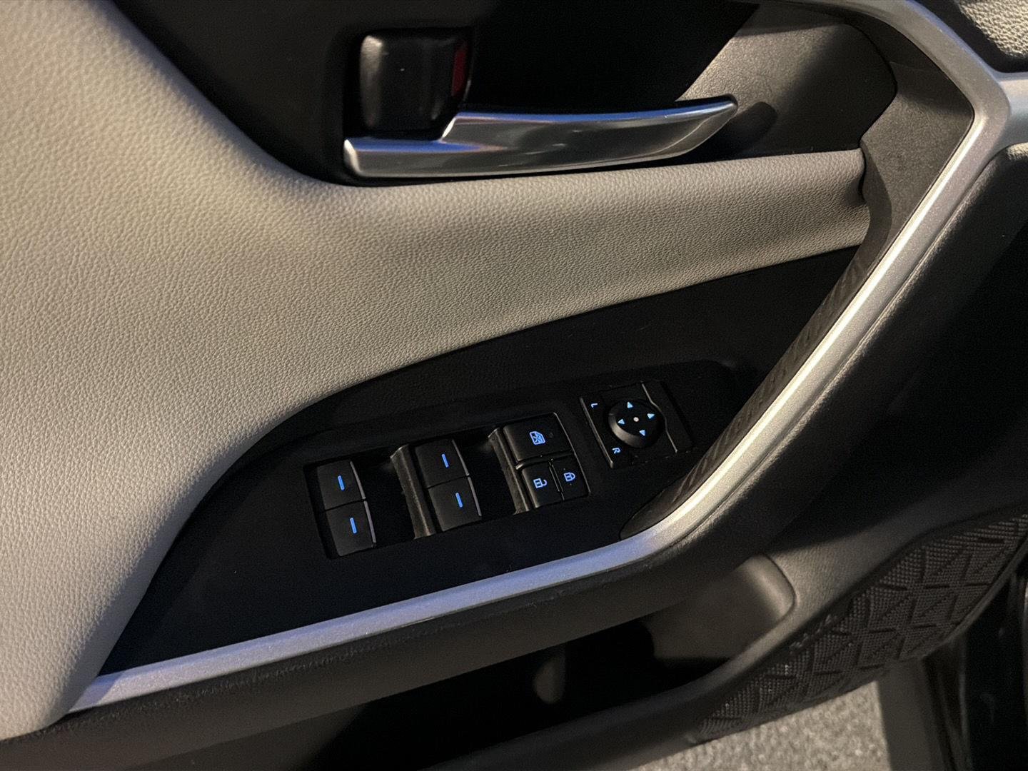 Used 2022 Midnight Black Metallic Toyota Adventure image 32