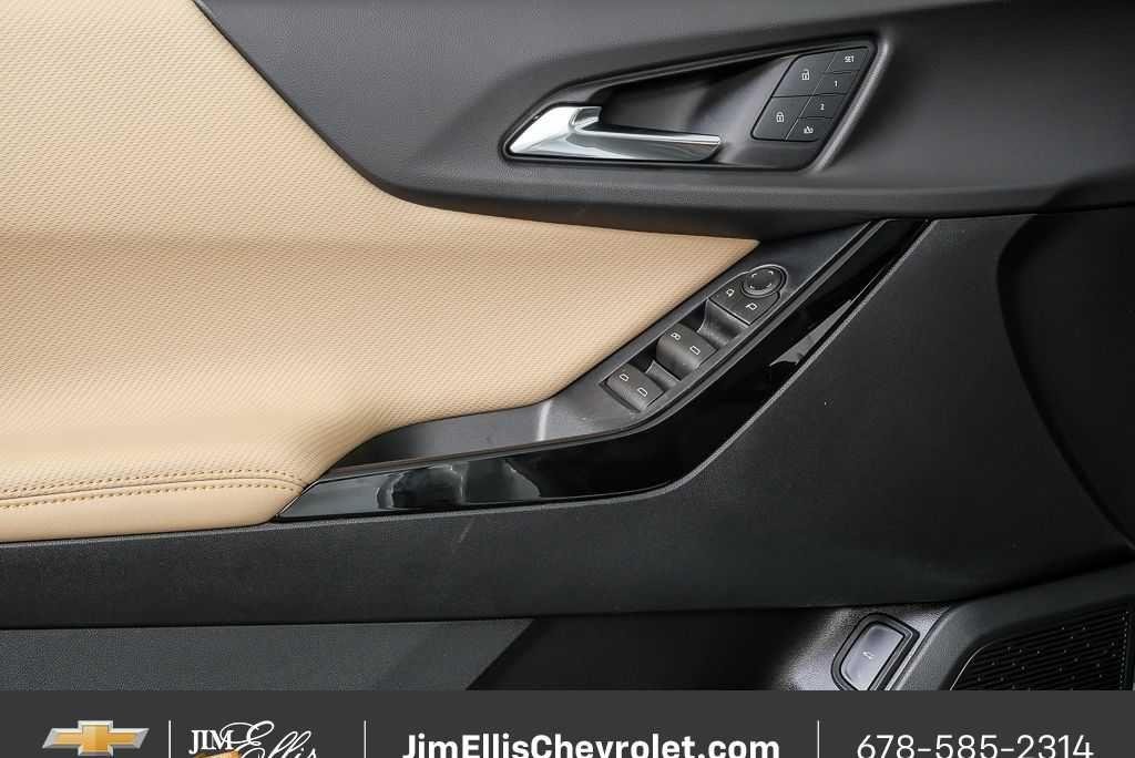 New 2026 Polar White Tricoat Chevrolet ACTIV image 6
