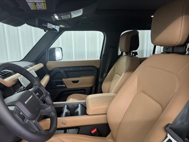 New 2026 Santorini Black Land Rover X-Dynamic SE image 11