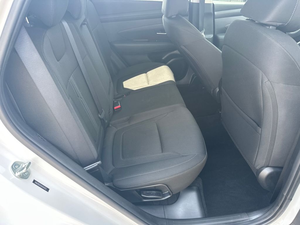 Used 2025 White Hyundai SEL image 15