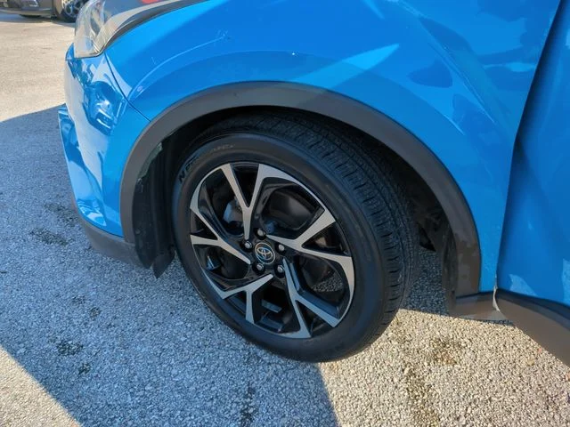 Used 2019 Blue Toyota XLE image 30