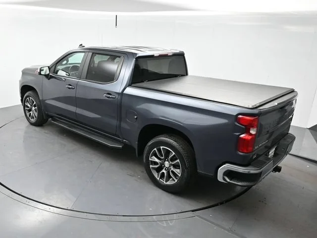Used 2019 SHADOW GRAY METALLIC Chevrolet LT image 33