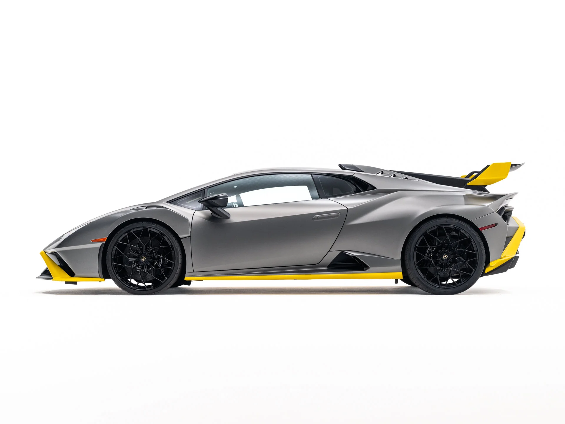 Used 2022 Lamborghini Huracan STO with VIN ZHWCA6ZX0NLA20939 for sale in Bloomington, Minnesota