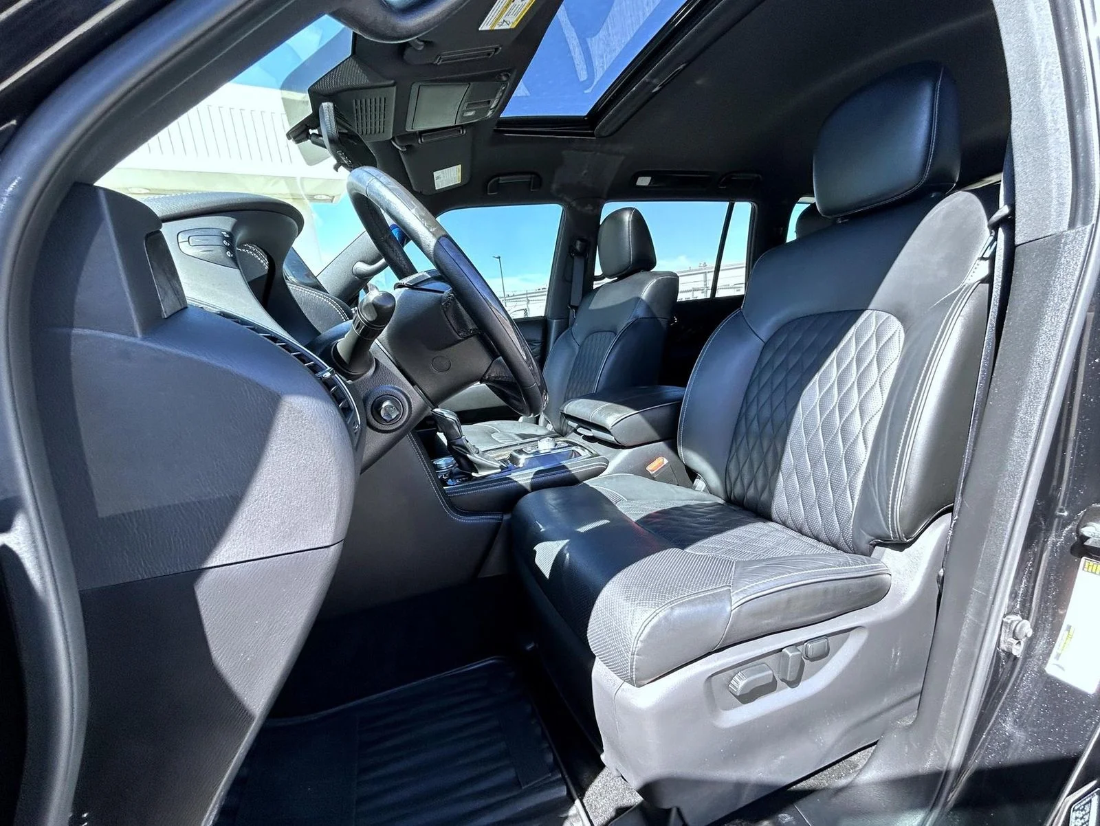 Used 2024 Black INFINITI Sensory image 10
