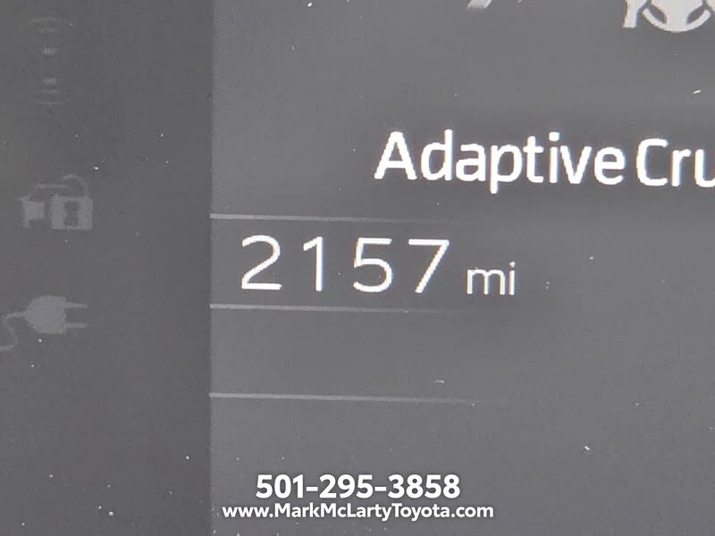 Used 2026 Overcast TOYOTA SE AWD image 24