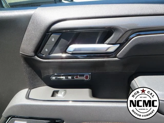 Used 2025 White GMC AT4 image 50