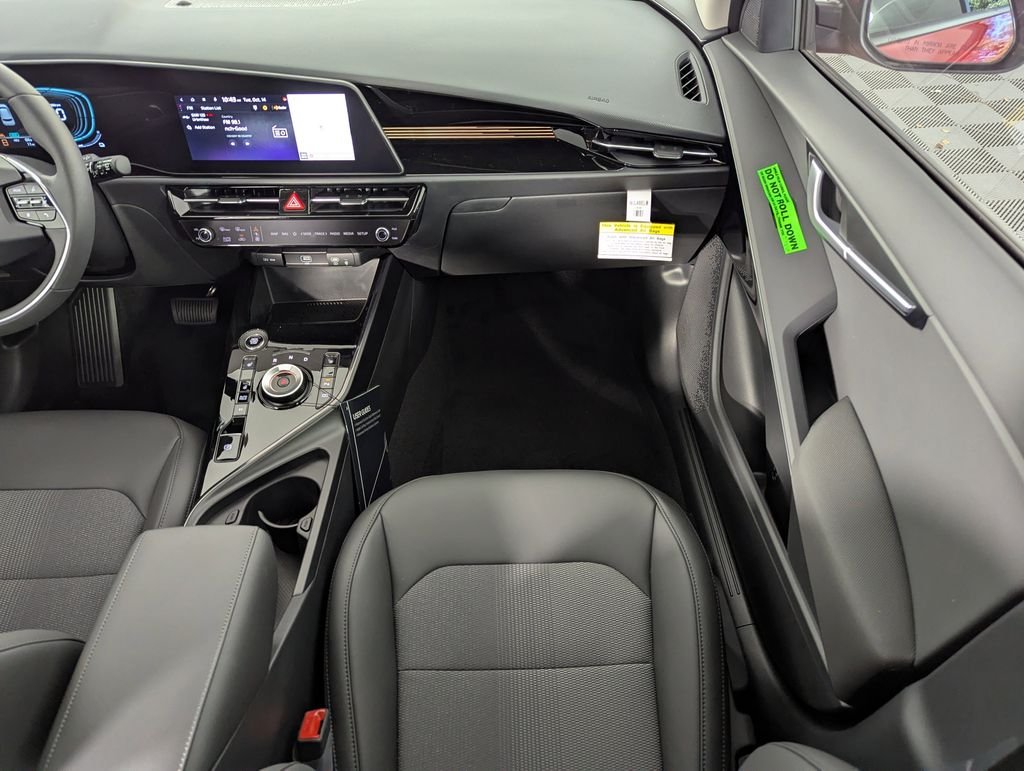 2025 Kia Niro EX - Photo 16