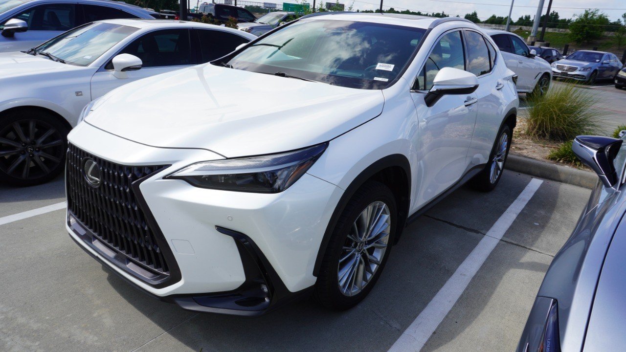 Used 2022 White Lexus NX 350 Premium image 4
