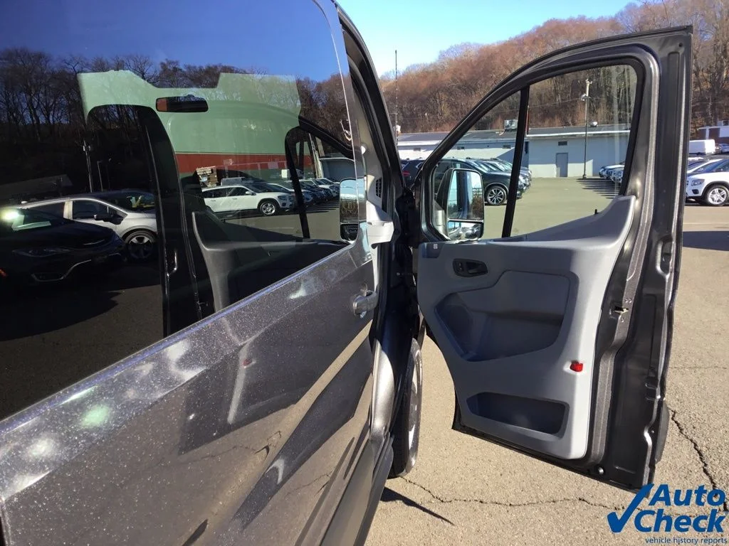 Used 2019 Gray Ford XL image 29