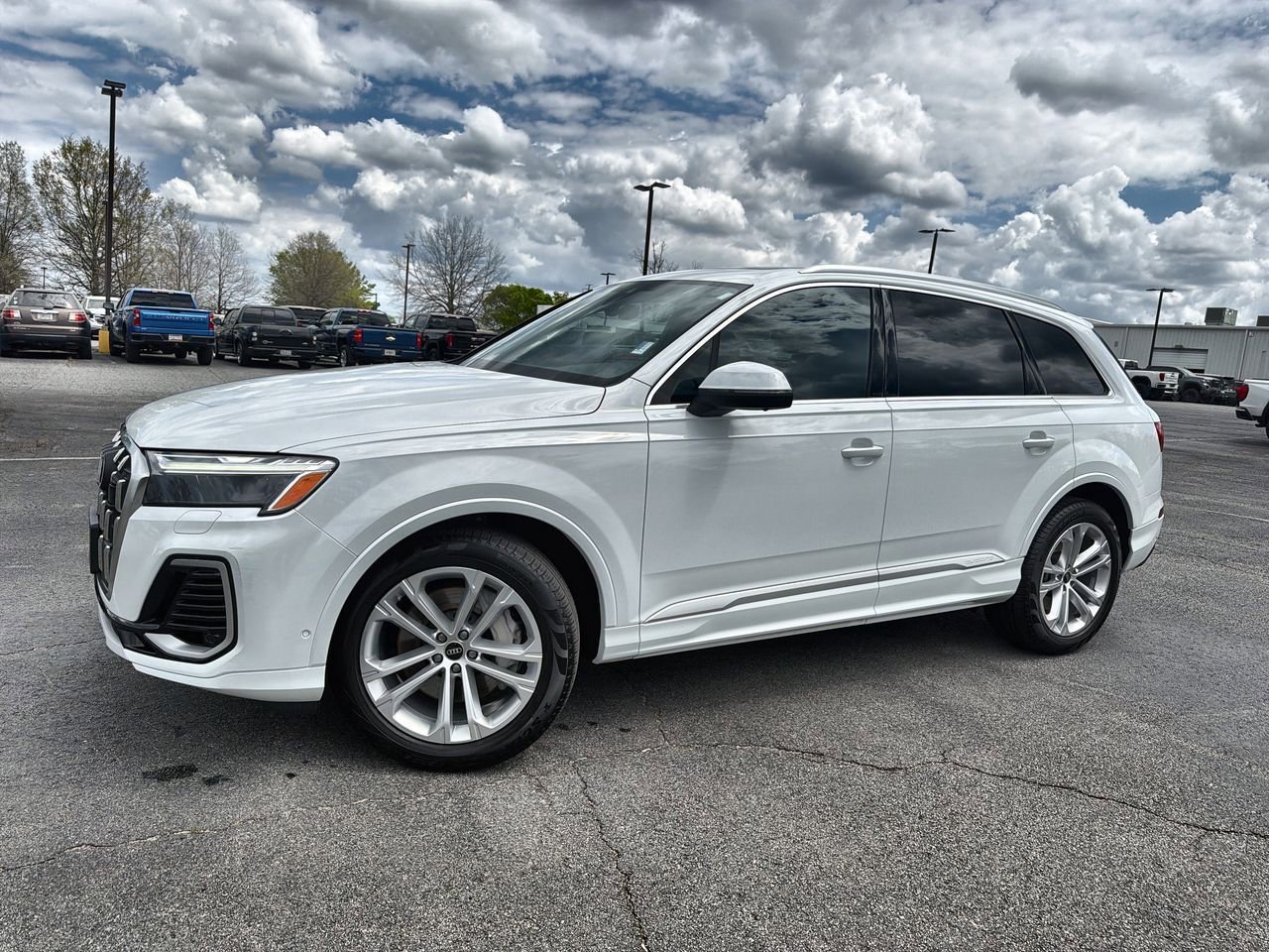 2025 Audi Q7 55 Premium Plus quattro Tiptronic's photo