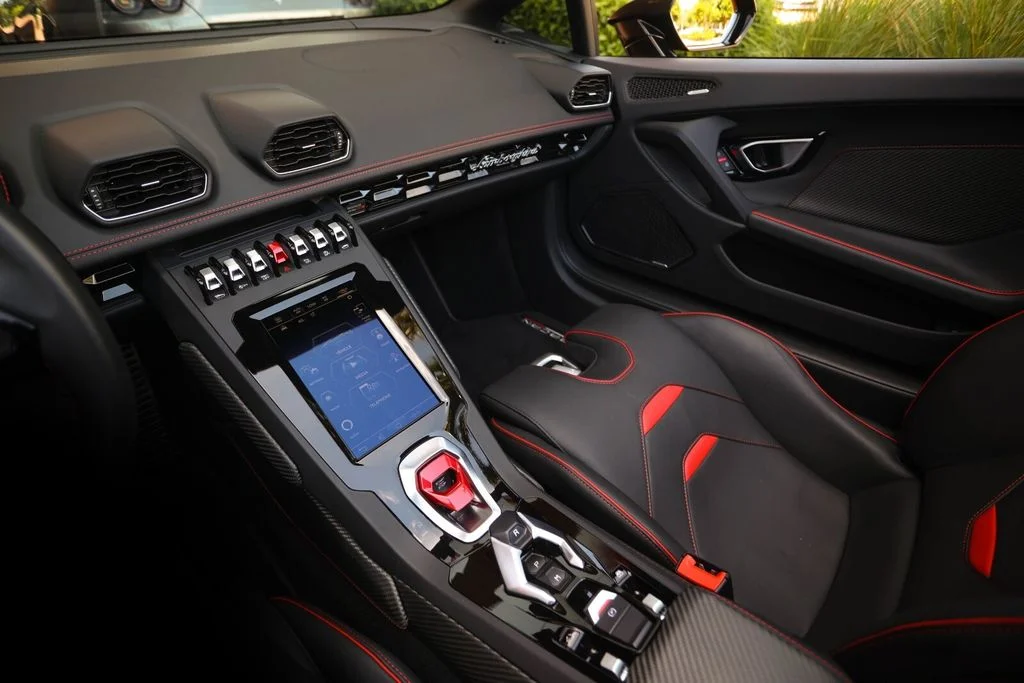 Used 2020 Nero Noctis Lamborghini Base image 36