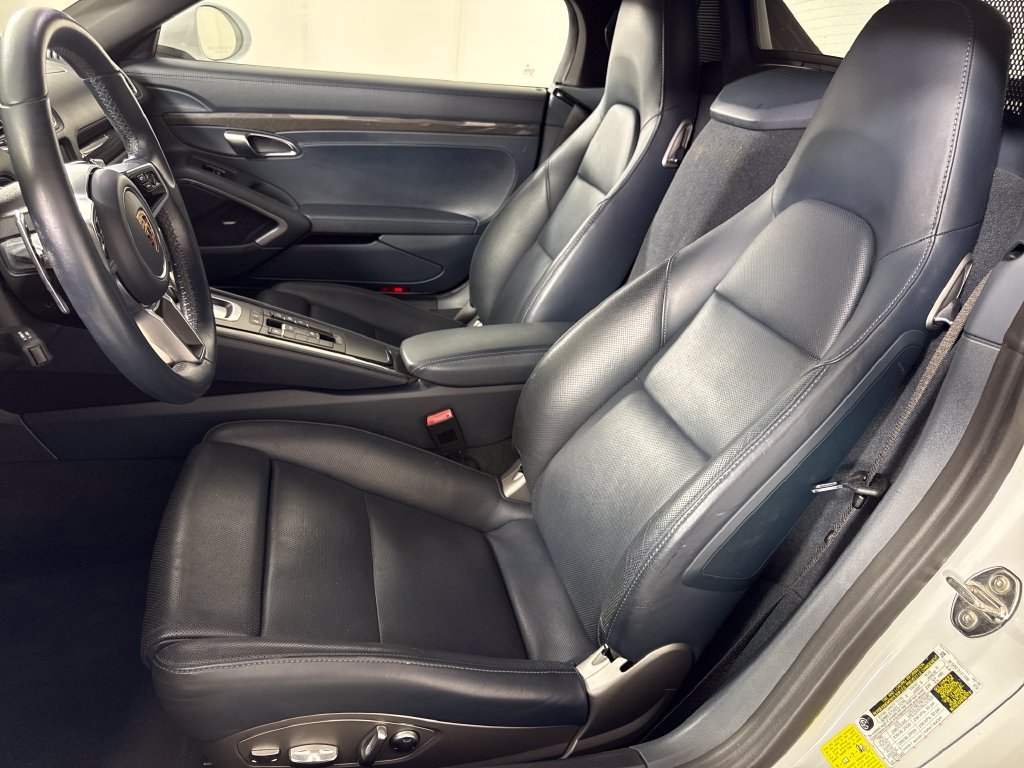 Used 2017  Porsche S image 9