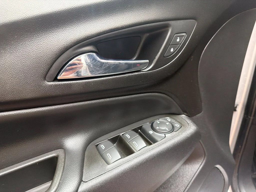 Used 2021 Silver Ice Metallic Chevrolet LT image 28