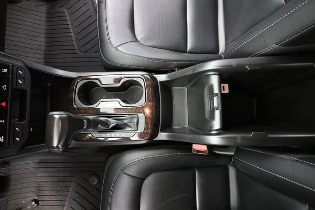Used 2018 Gray GMC SLT image 35