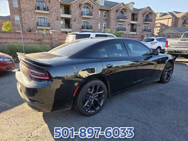 Used 2022 Black Dodge SXT image 4