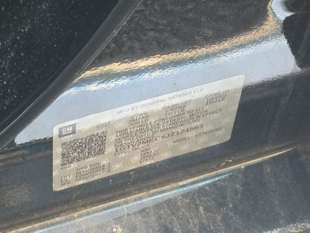 Used 2018 Black GMC SLE image 7