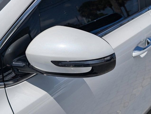 Used 2022 White Kia EX image 16