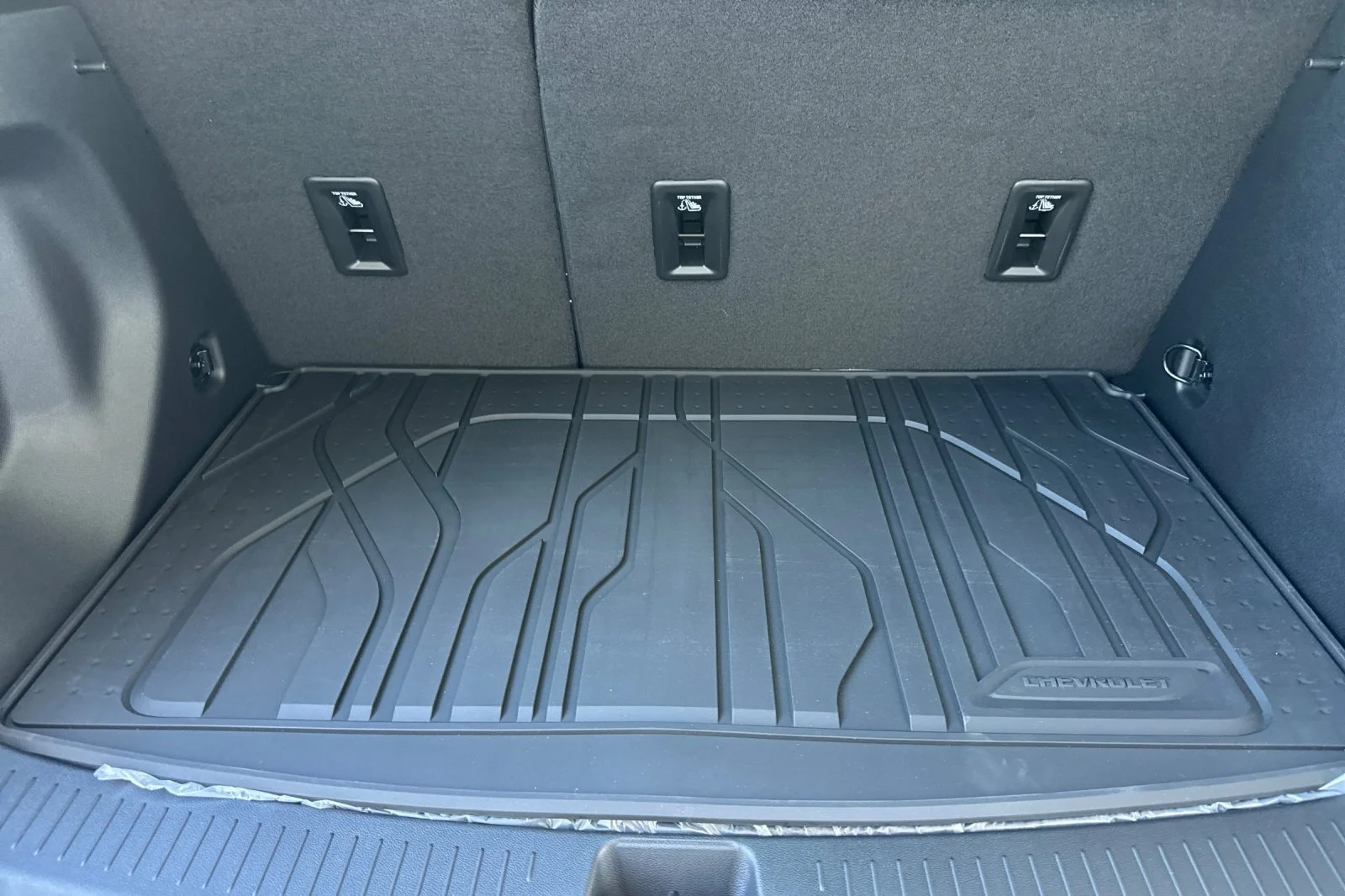 2027 Chevrolet Bolt LT - Photo 14