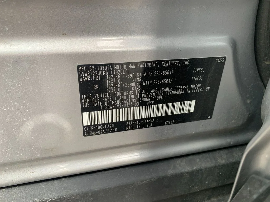 Used 2025 Silver Toyota XLE image 33
