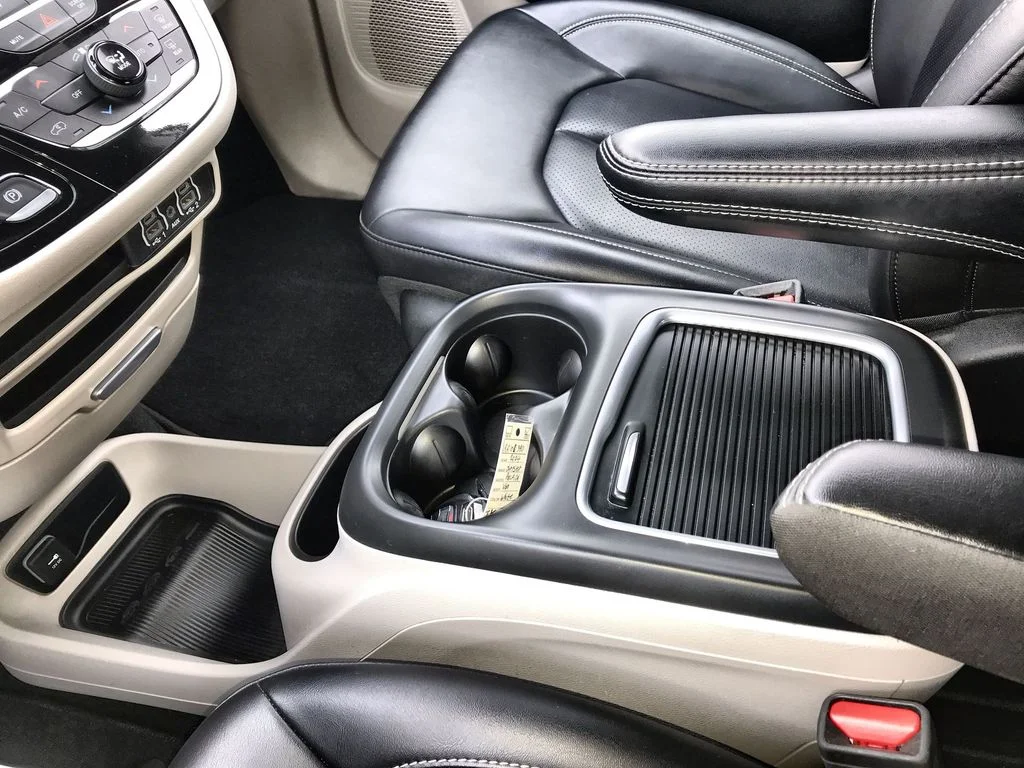 Used 2024 White Chrysler Touring L image 20