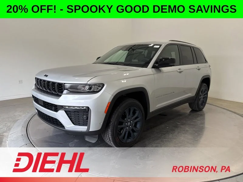 New 2026 Silver Zynith Exterior Paint Jeep Limited image 3