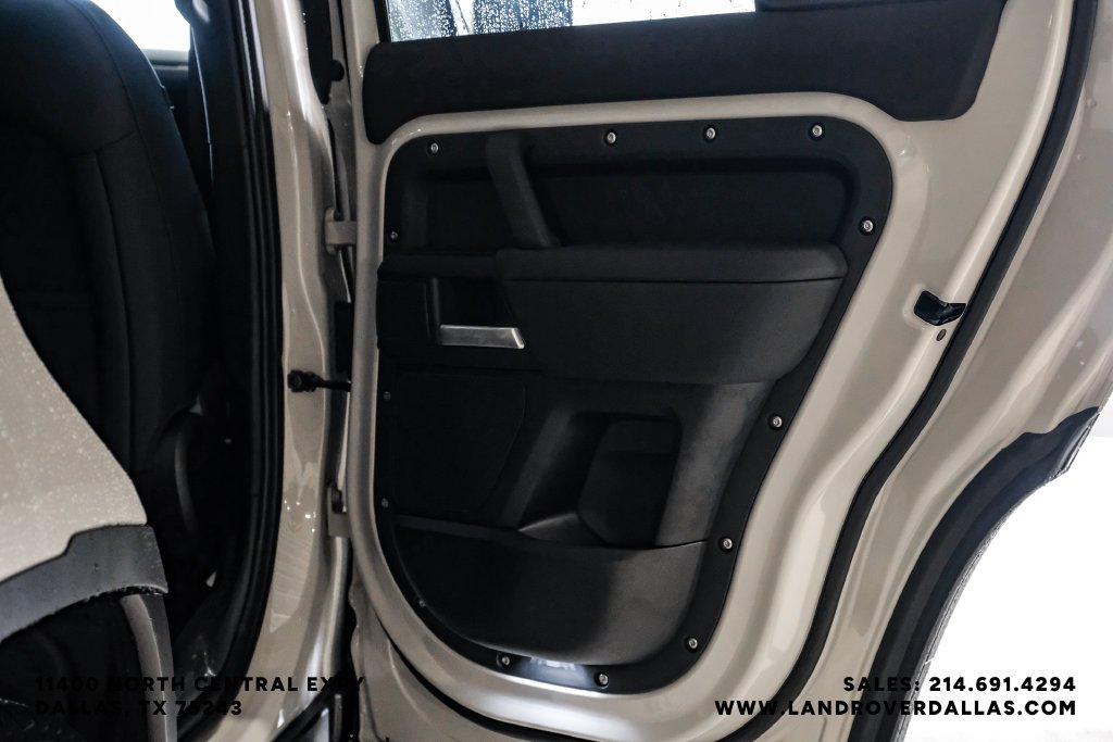 New 2026 Borasco Grey Metallic Land Rover S image 36