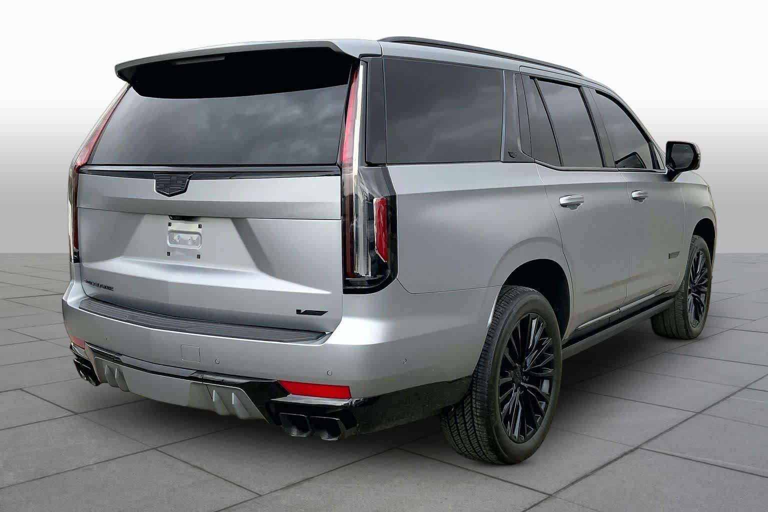 Used 2024 Argent Silver Metallic Cadillac AWD V-Series image 12