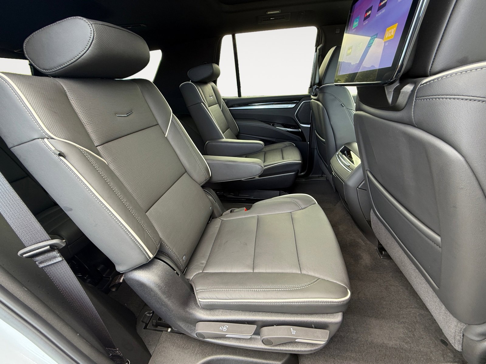 2026 Cadillac Escalade Sport - Photo 18