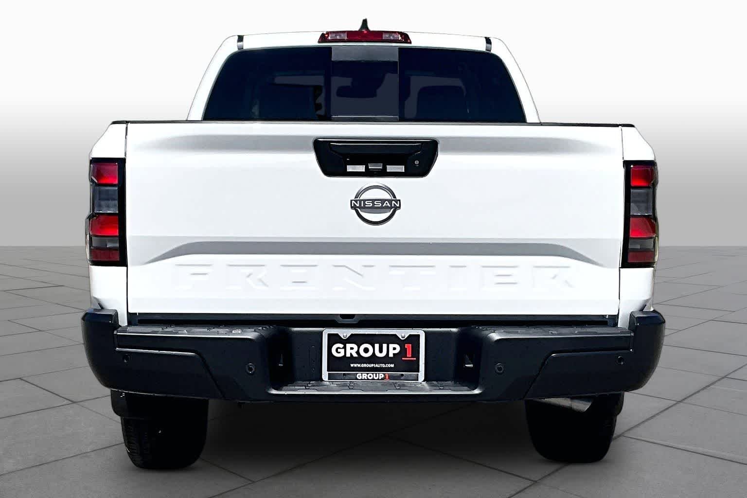 New 2026 Glacier White Nissan S image 4