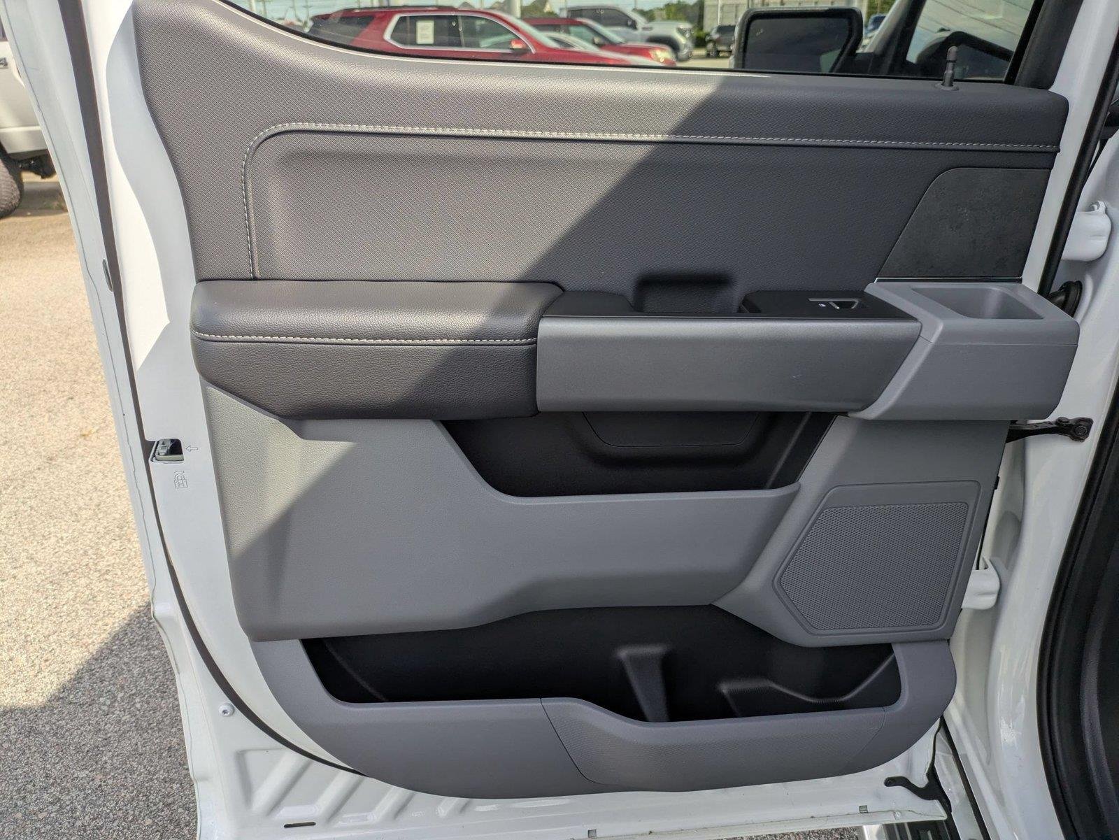 Used 2024 Oxford White FORD XLT image 25