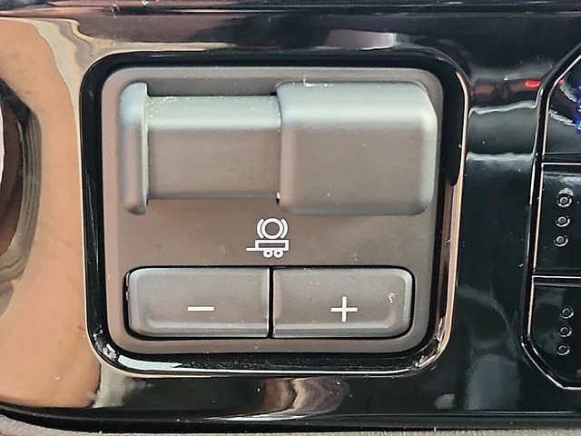 2025 Chevrolet Silverado 1500 LTZ - Photo 25