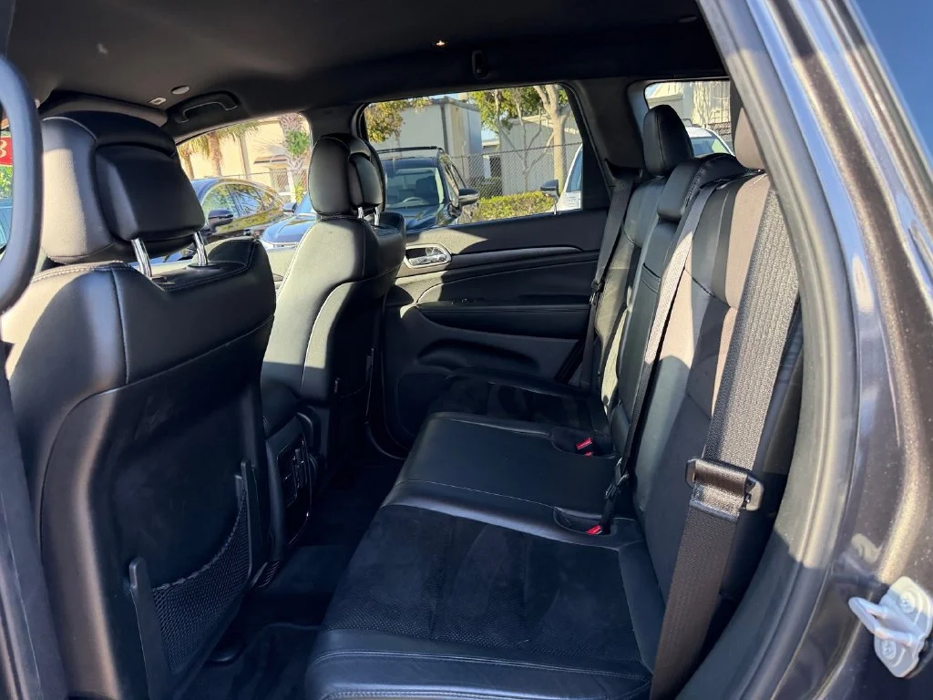 Used 2018 Gray Jeep Laredo E 4x2 image 12