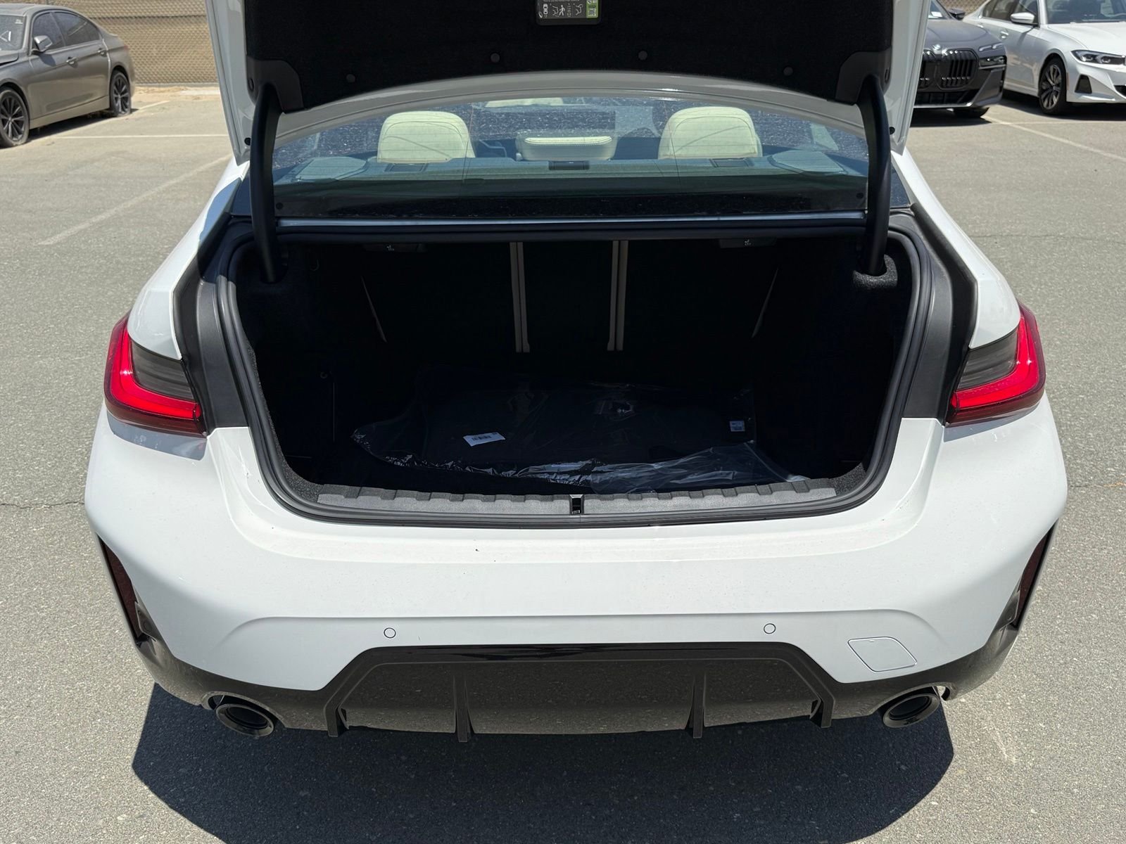 New 2026 Alpine White BMW 330i xDrive image 15