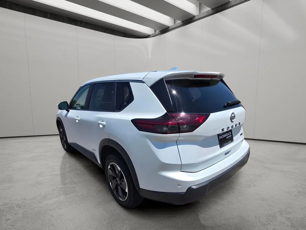 Used 2025 Everest White Pearl Nissan SV image 3