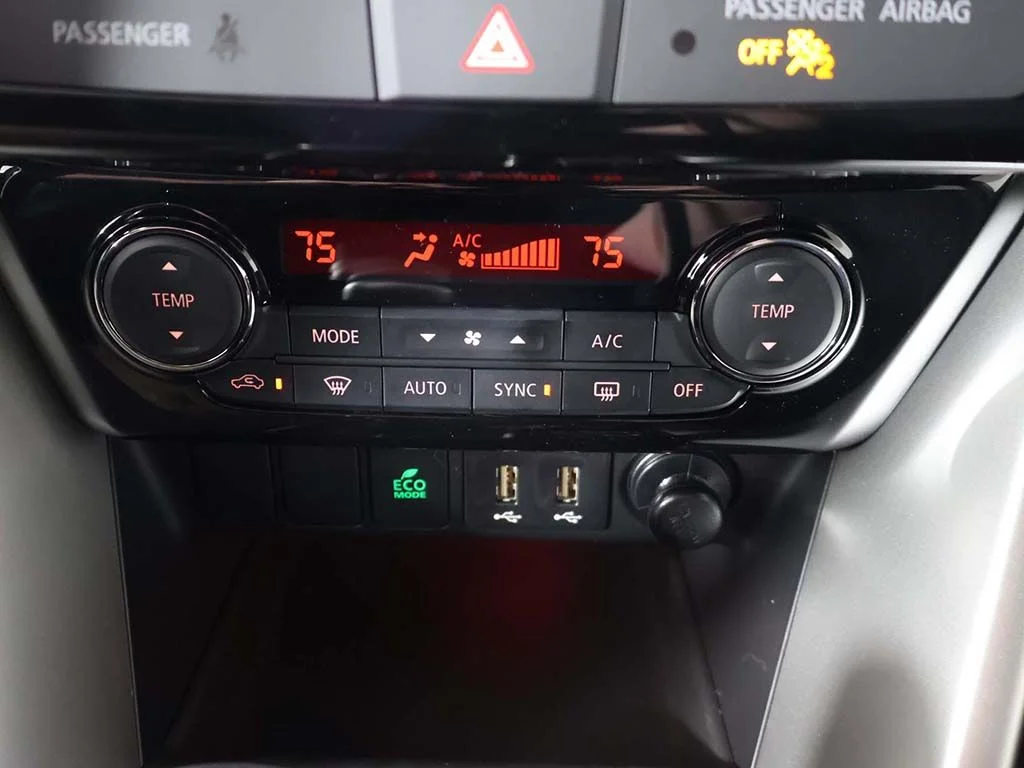 New 2026 Black Mitsubishi SE image 44