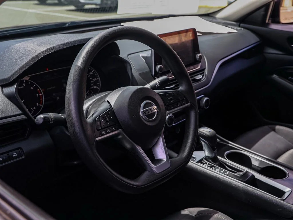 Used 2021 Black Nissan 2.5 SV image 13