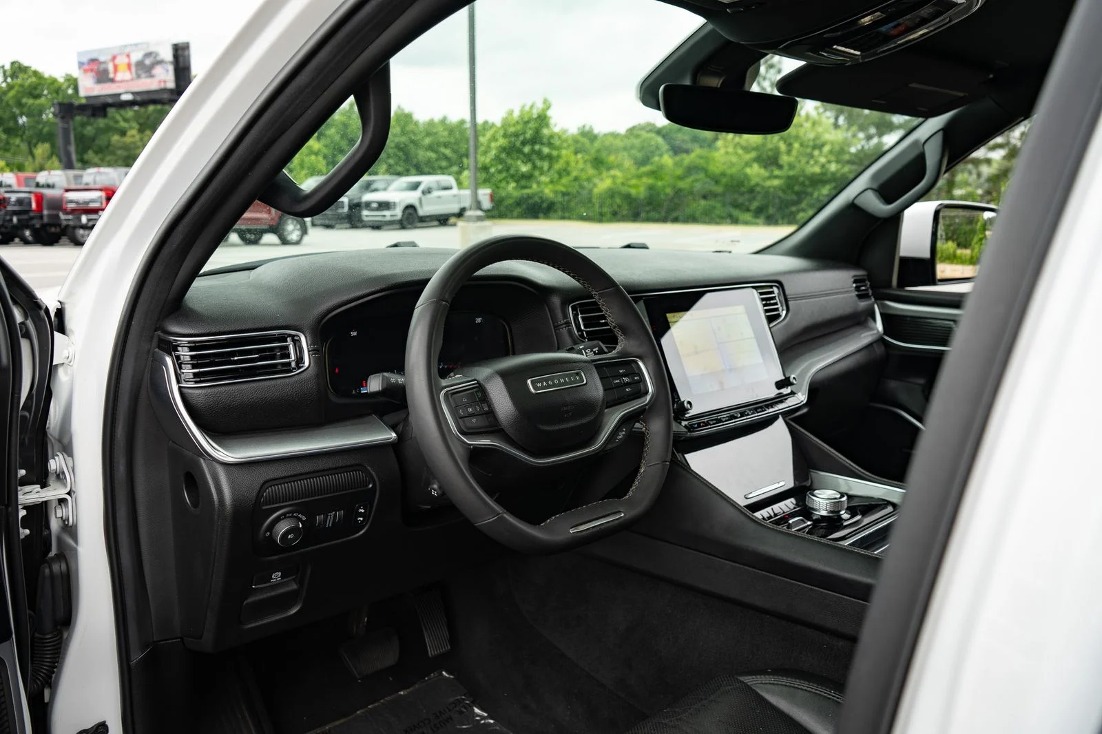 Used 2022 White Jeep Series I image 13