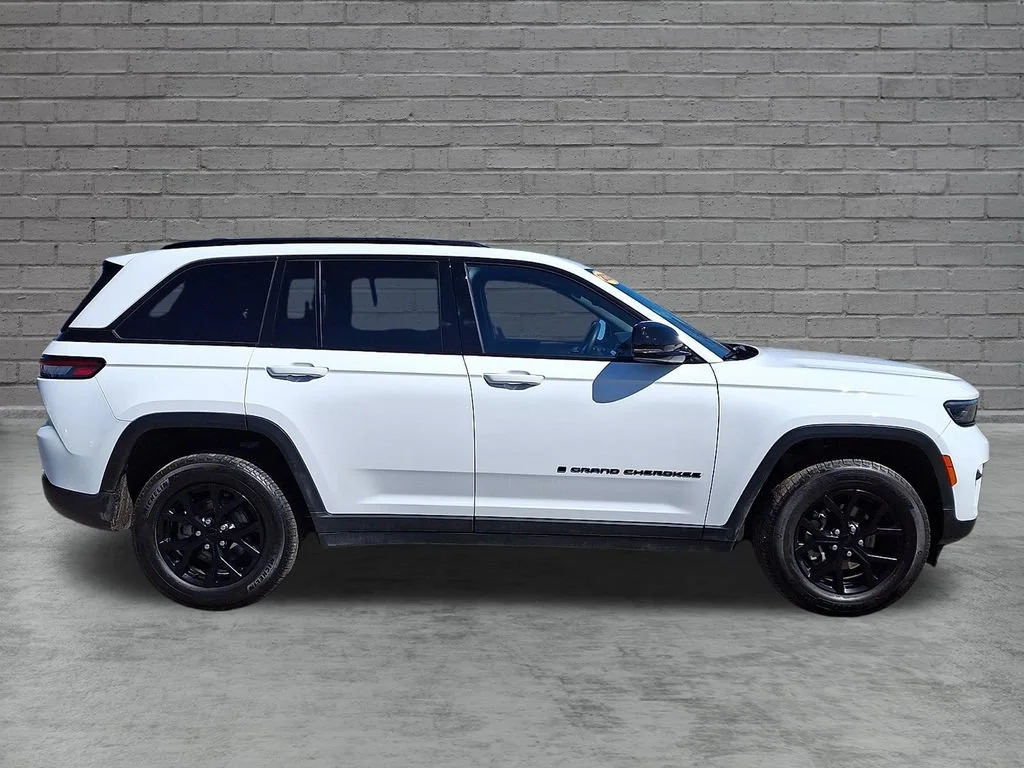 Used 2024 Bright White Clearcoat Jeep Altitude X image 13