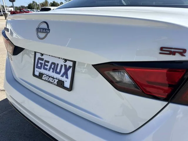 Used 2025 White Nissan 2.5 SR image 21