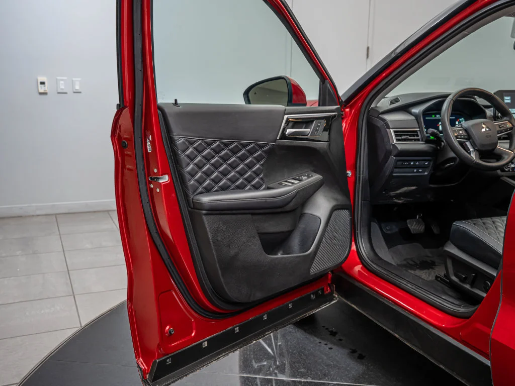 Used 2025 Red Diamond Mitsubishi SEL image 30