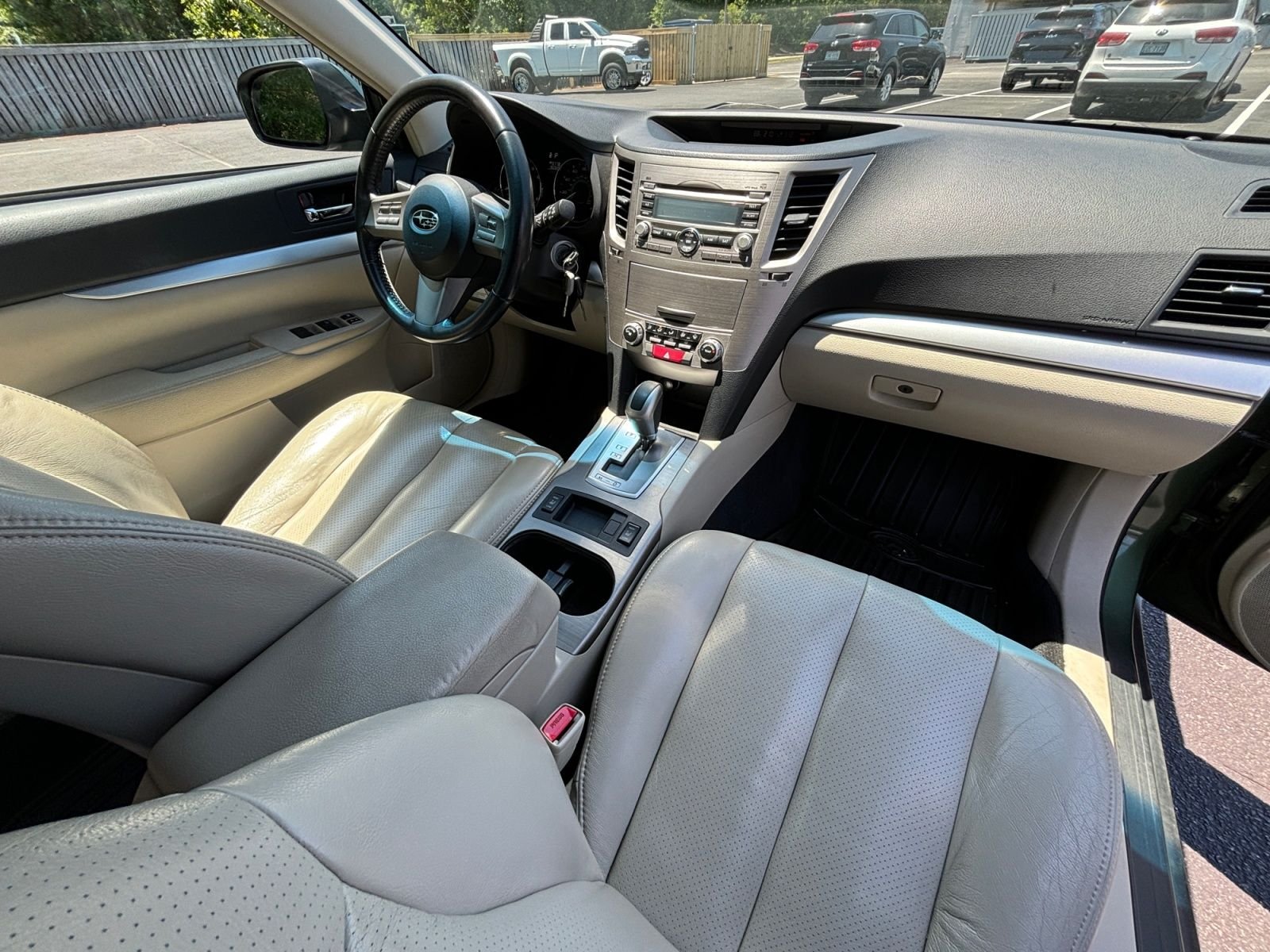 Used 2010 Green Subaru 2.5i Premium image 17