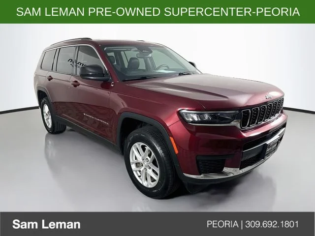 Used 2022 Red Jeep Laredo image 1