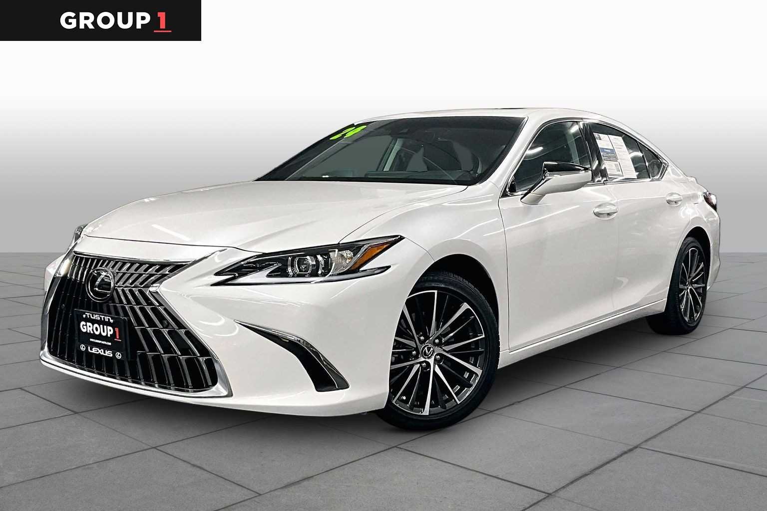 2024 Lexus ES 300h 300h's photo