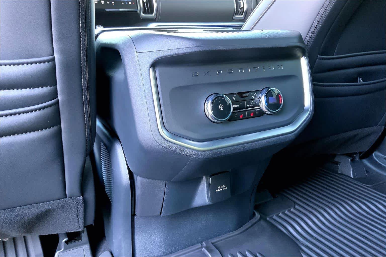 Used 2025 Space Silver Ford Platinum image 34