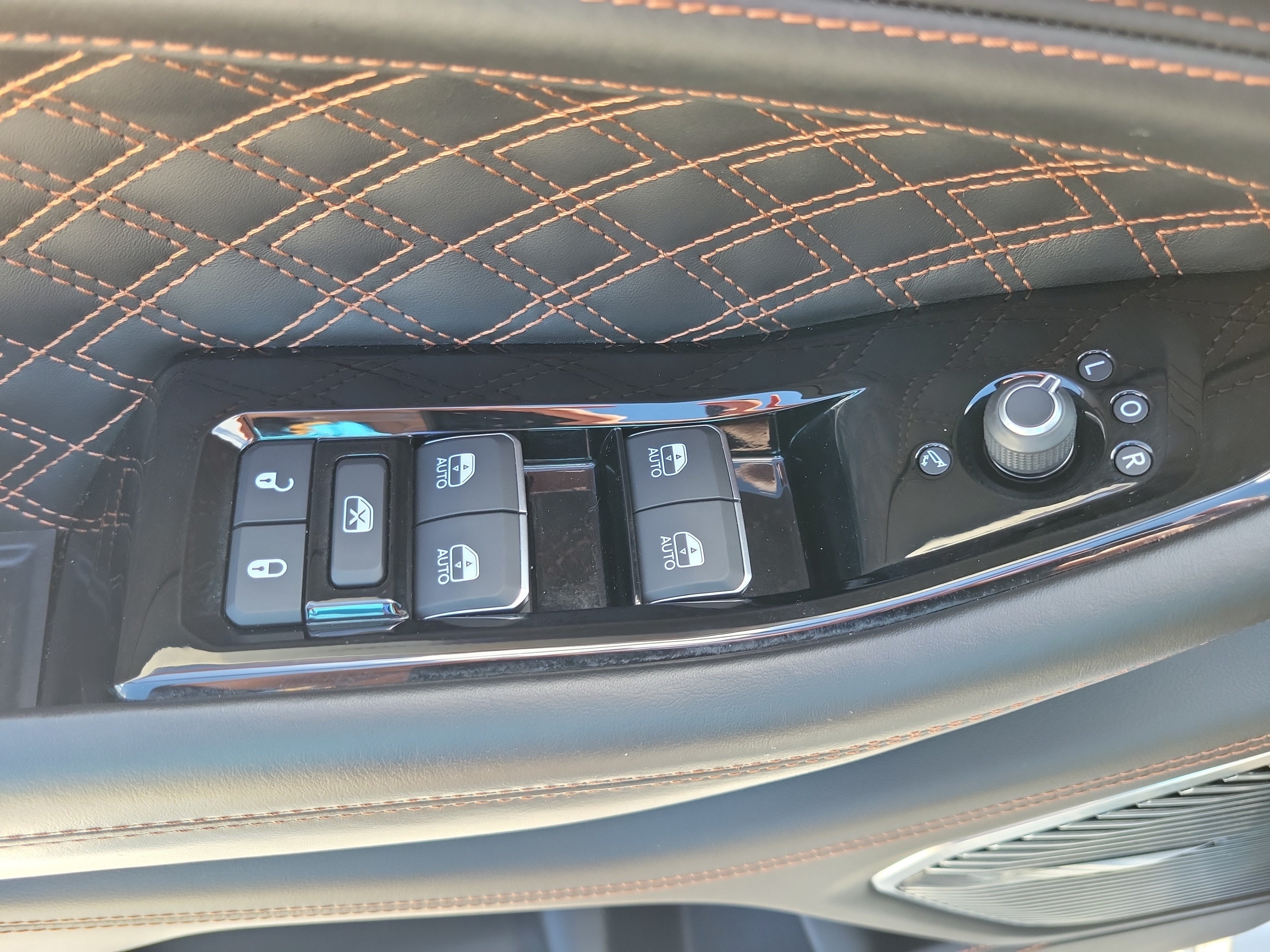 Used 2022 Silver Zynith Jeep Summit Reserve image 22