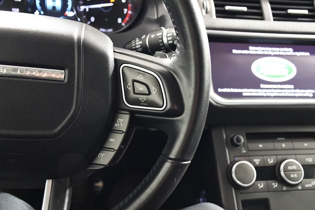Used 2018 Narvik Black Land Rover SE image 30