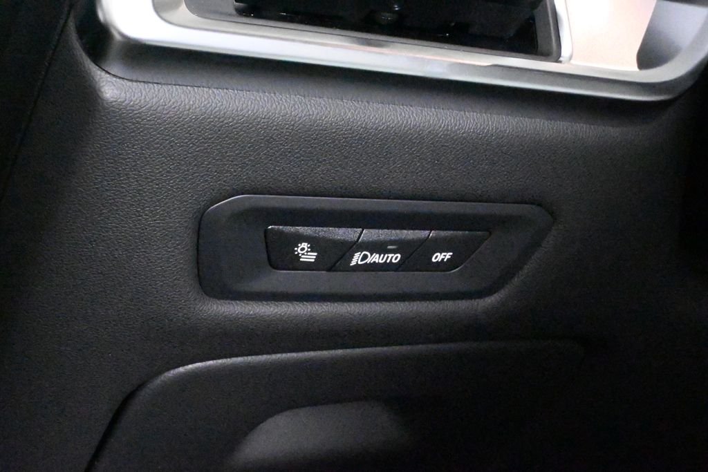 Used 2026 Black BMW xDrive40i image 27