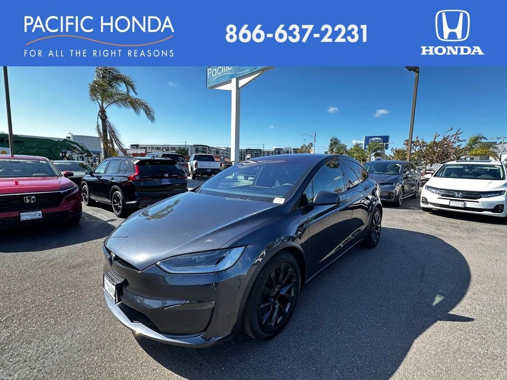 2024 Tesla Model X Long Range's photo