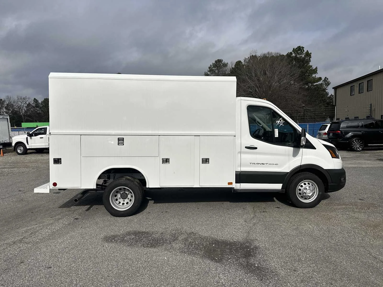 2024 Ford Transit Cutaway Base - Photo 9