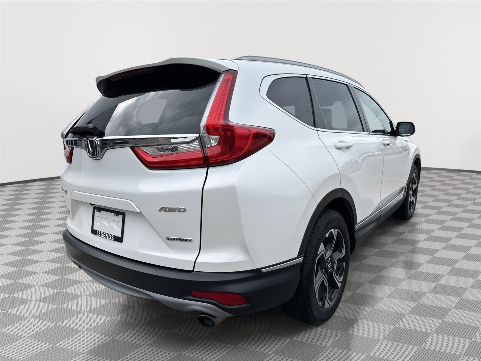Used 2018 White Diamond Pearl Honda Touring image 13